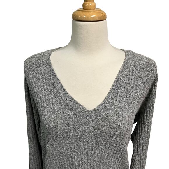 Wilfred Free Aritzia Sweater Sz S Gray V Neck 3/4 Sleeves Oversized Minimalist - Picture 2 of 9